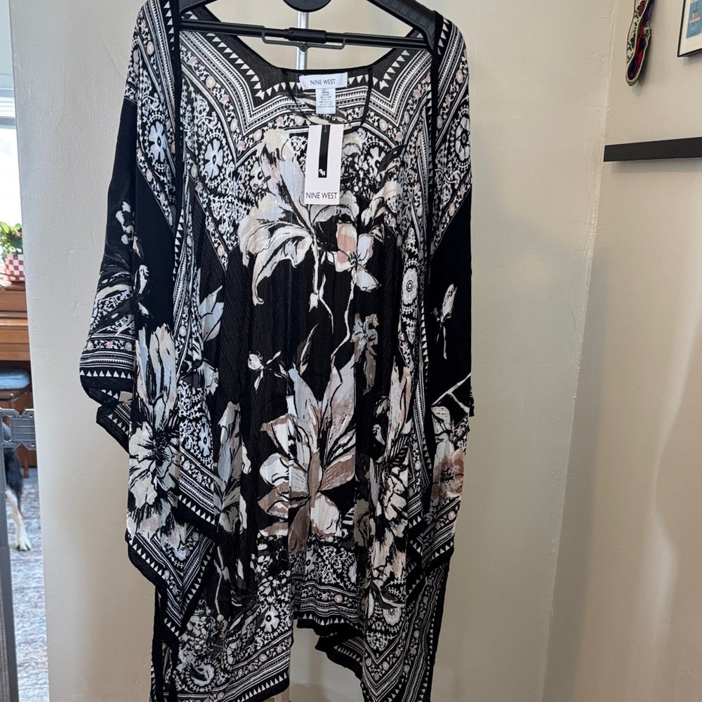 Nine West Black and White Floral Kimono